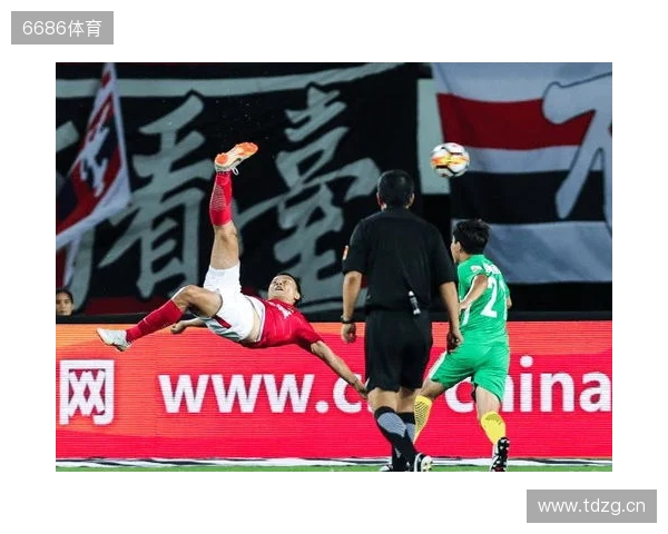 完美融入！廷伯：埃泽上演帽子戏法不是巧合，他很努力性格也很好